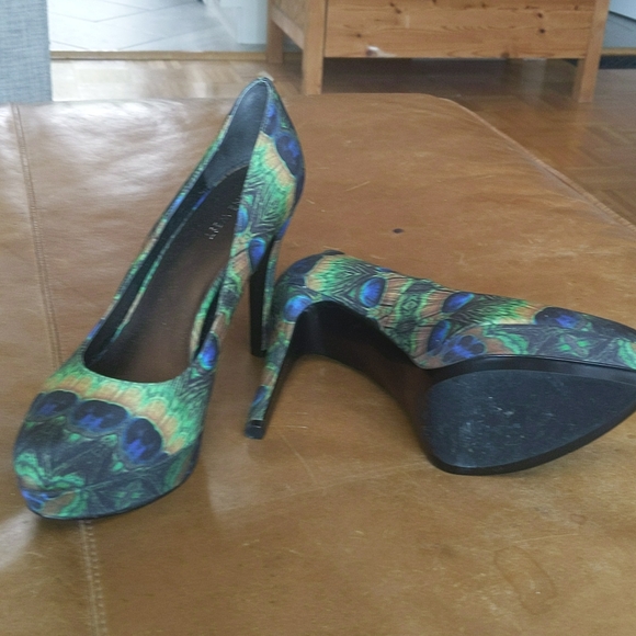 Nine West peacock platform stiletto heels - Picture 2 of 3